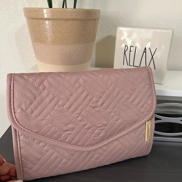 unbranded Handbags - Unbranded Jewelry Travel Bag!